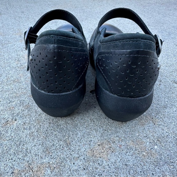 Merrell Mary Janes Shoes Adjustable Strap with Studs Size 8 READ - Picture 4 of 9